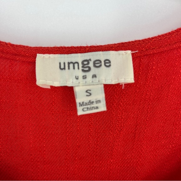 Umgee Red Eyelet Lace Trim Linen Blend Blouse Size Small Flutter Sleeve - Picture 3 of 6